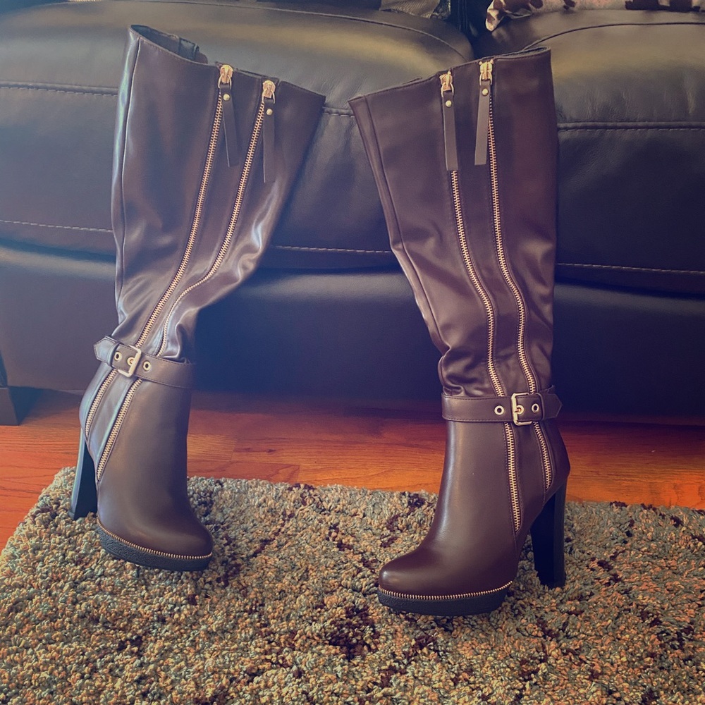 COPY - NWB Knee high, high heeled dress boots